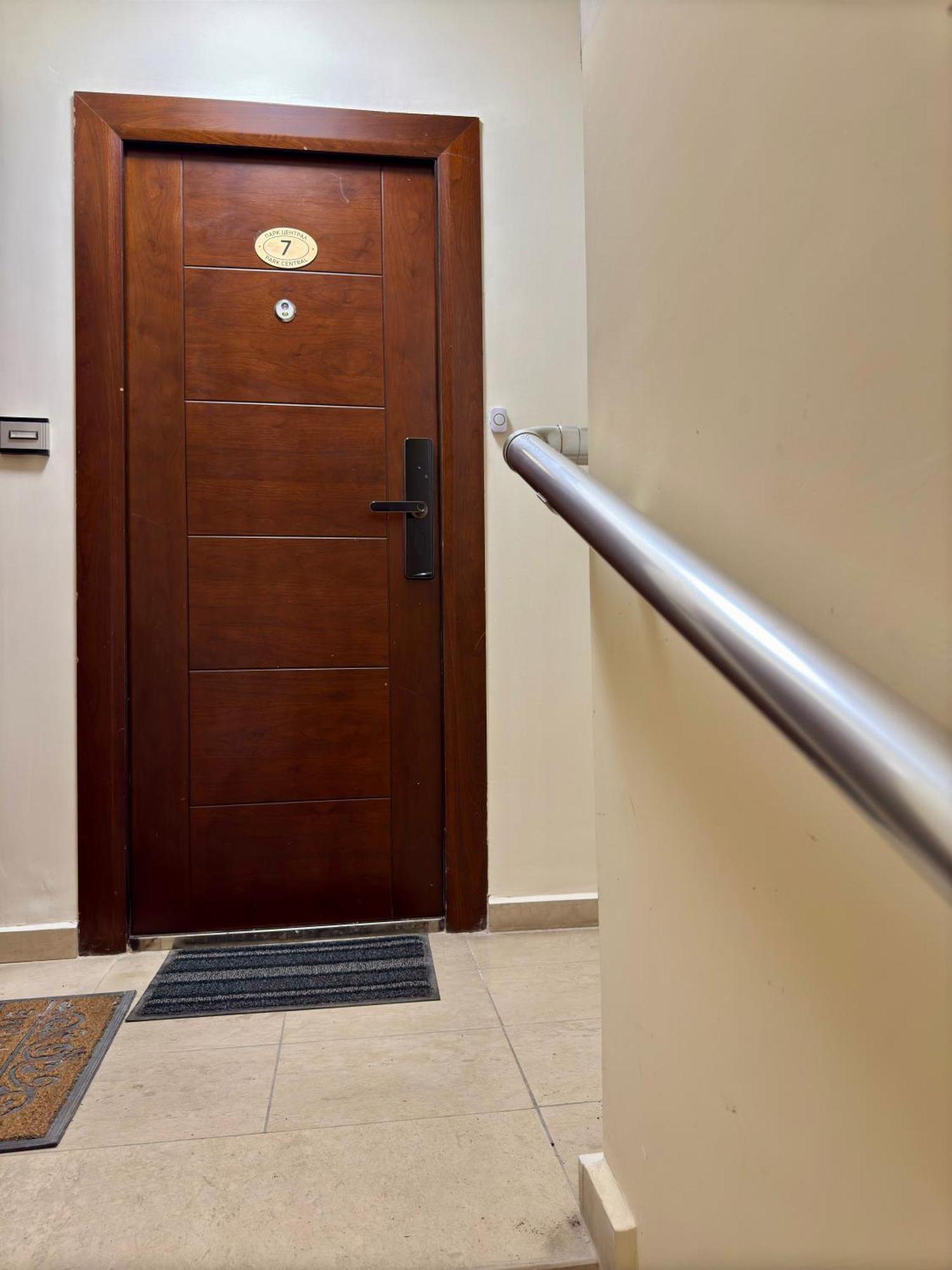 Parkcentral Luxury In City Center 7 Veliko Tarnovo Exterior photo