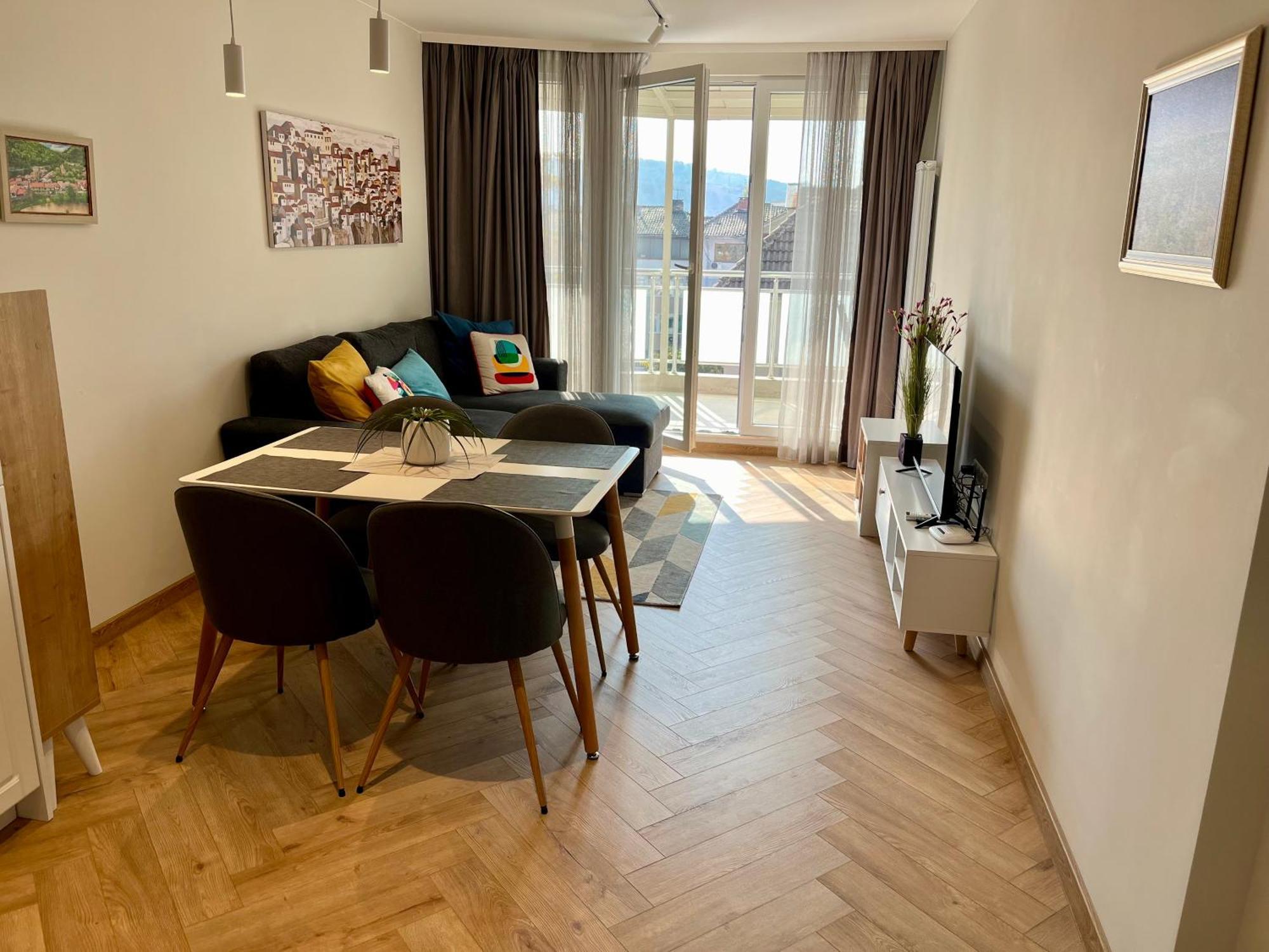 Parkcentral Luxury In City Center 7 Veliko Tarnovo Exterior photo